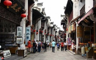 昆明老街游玩攻略住宿，昆明老街住宿住哪里比较好